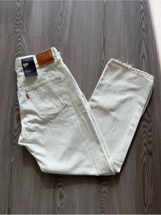 Levi's Denim - Levi's 501 ‘90s Jeans in White Ecru Booper - Women’s Size 29 W x 30 L
